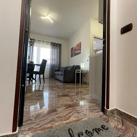 Henry Apartment