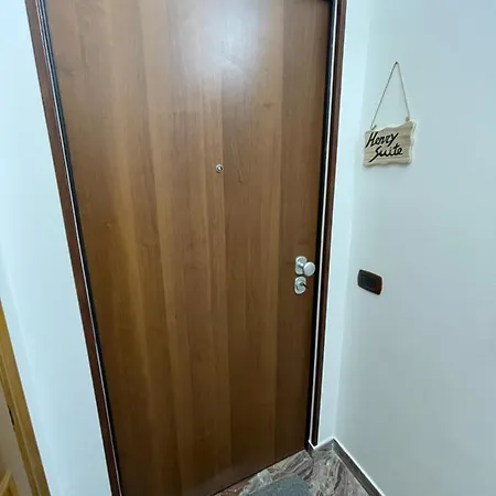 Henry Apartment