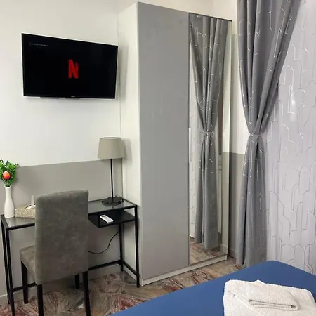 Henry Apartment *