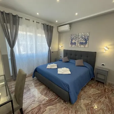Henry Apartment *